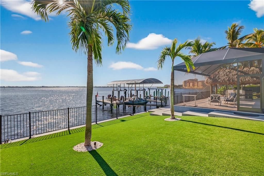 Image 41 of property listing at 3907 SE 21st PL, Cape Coral, FL 33904