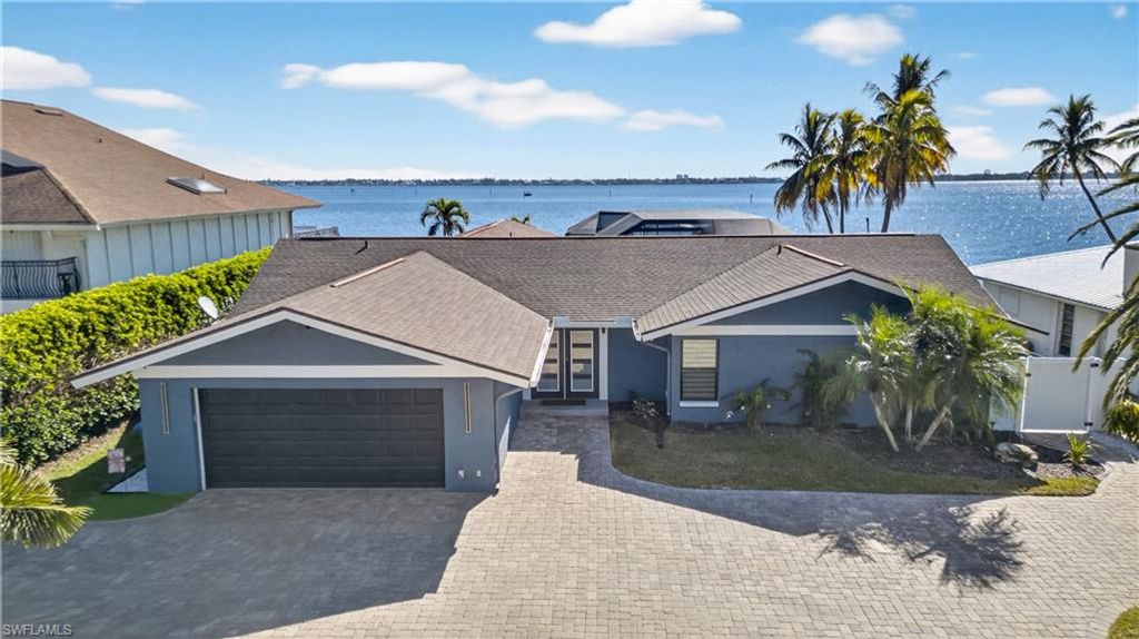 Image 42 of property listing at 3907 SE 21st PL, Cape Coral, FL 33904