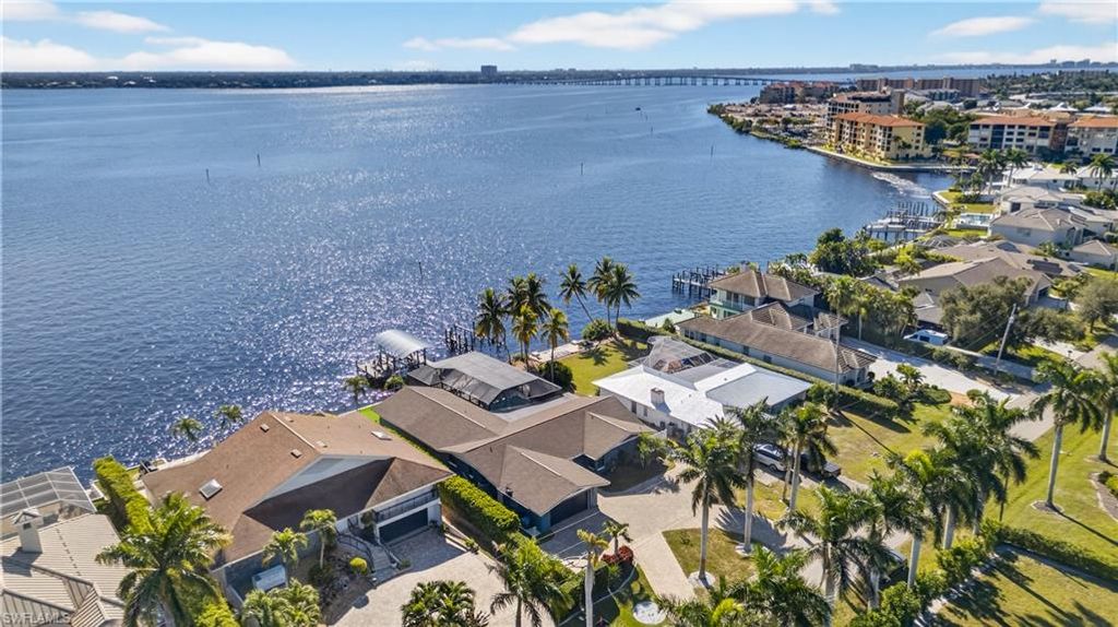 Image 44 of property listing at 3907 SE 21st PL, Cape Coral, FL 33904