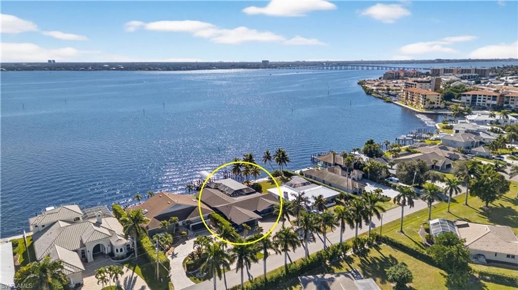 Image 46 of property listing at 3907 SE 21st PL, Cape Coral, FL 33904