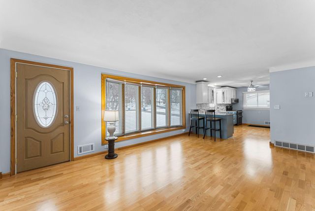 1866 County Road F E, White Bear Lake, MN 55110