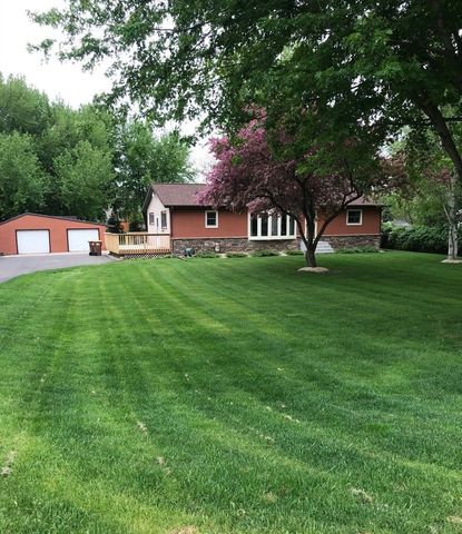 1866 County Road F E, White Bear Lake, MN 55110