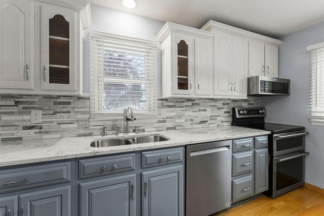 1866 County Road F E, White Bear Lake, MN 55110