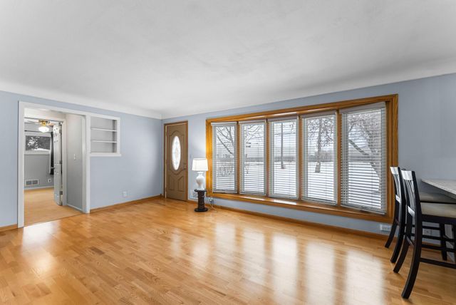 1866 County Road F E, White Bear Lake, MN 55110