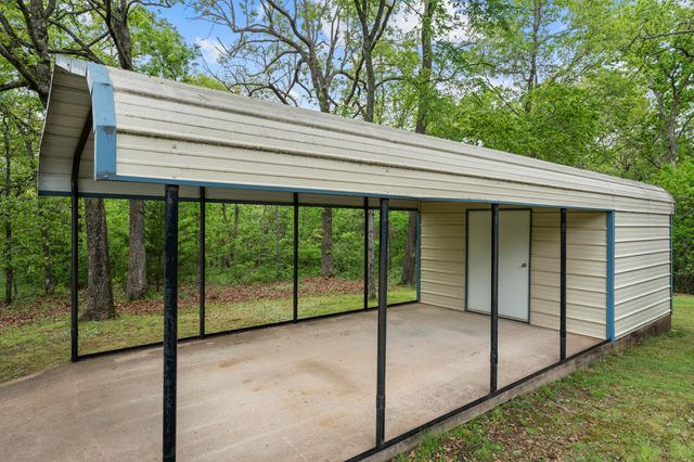 175 Red Oak Lane, Eucha, OK 74342