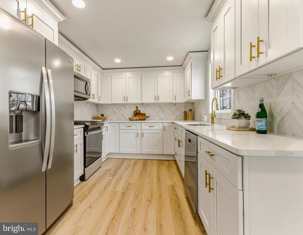 326 LIBERTY AVE, Mount Ephraim, NJ 08059