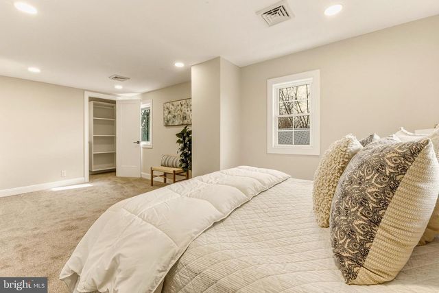 326 LIBERTY AVE, Mount Ephraim, NJ 08059