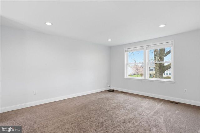 215 CHALLEDON DR, Walkersville, MD 21793