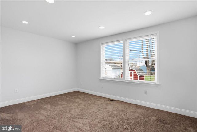 215 CHALLEDON DR, Walkersville, MD 21793