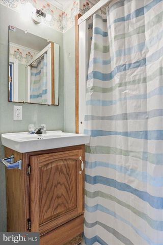 215 CHALLEDON DR, Walkersville, MD 21793