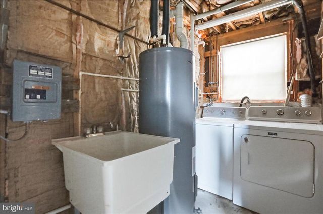 215 CHALLEDON DR, Walkersville, MD 21793