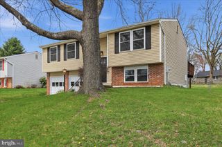 215 CHALLEDON DR, Walkersville, MD 21793