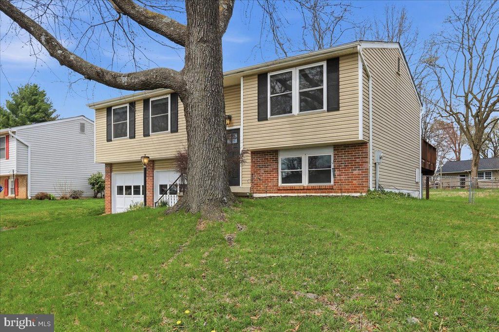 215 CHALLEDON DR, Walkersville, MD 21793