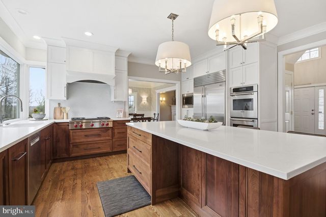 1803 BROOKSTONE CT, Vienna, VA 22182