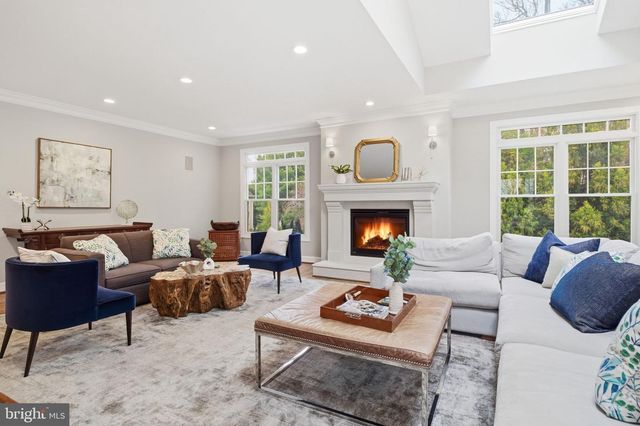 1803 BROOKSTONE CT, Vienna, VA 22182