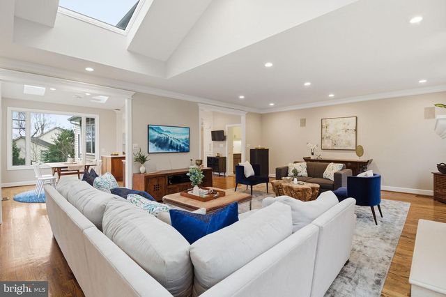 1803 BROOKSTONE CT, Vienna, VA 22182