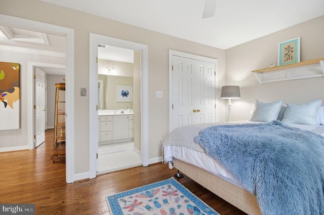 1803 BROOKSTONE CT, Vienna, VA 22182