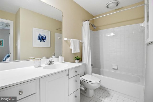 1803 BROOKSTONE CT, Vienna, VA 22182