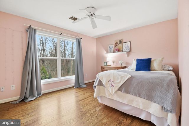 1803 BROOKSTONE CT, Vienna, VA 22182