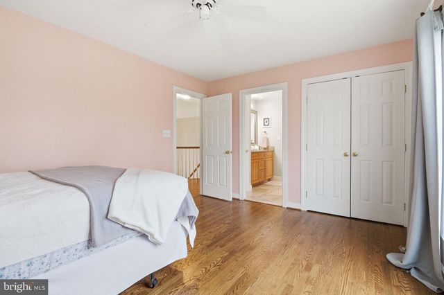 1803 BROOKSTONE CT, Vienna, VA 22182