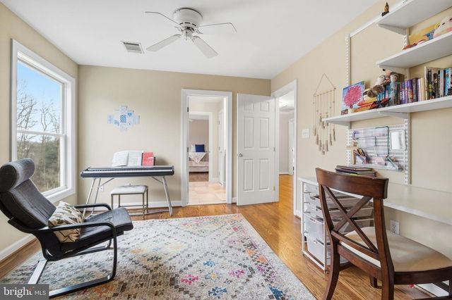 1803 BROOKSTONE CT, Vienna, VA 22182