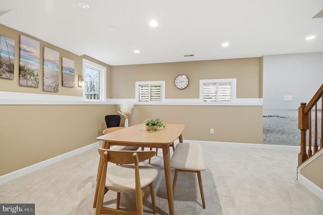 1803 BROOKSTONE CT, Vienna, VA 22182