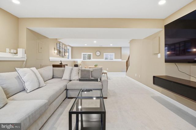 1803 BROOKSTONE CT, Vienna, VA 22182