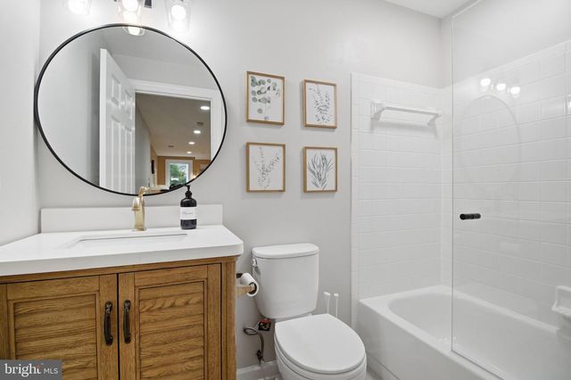 1803 BROOKSTONE CT, Vienna, VA 22182