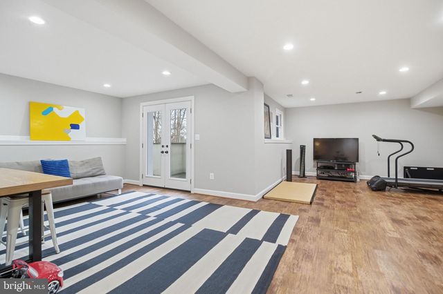 1803 BROOKSTONE CT, Vienna, VA 22182