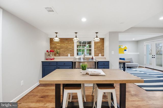 1803 BROOKSTONE CT, Vienna, VA 22182