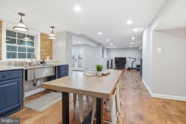 1803 BROOKSTONE CT, Vienna, VA 22182