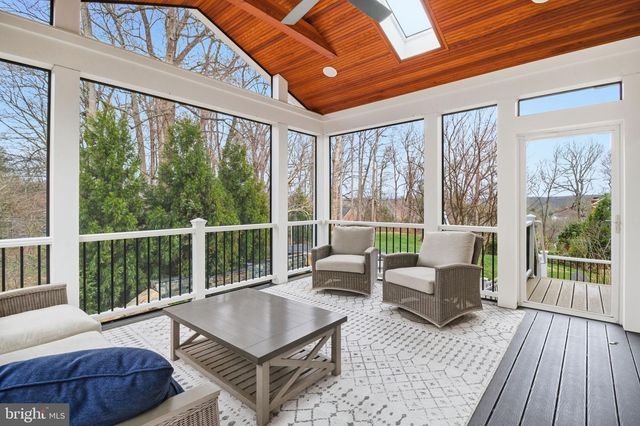 1803 BROOKSTONE CT, Vienna, VA 22182