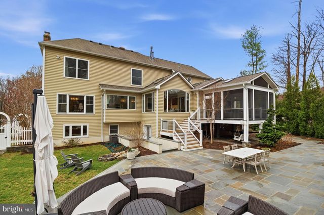 1803 BROOKSTONE CT, Vienna, VA 22182