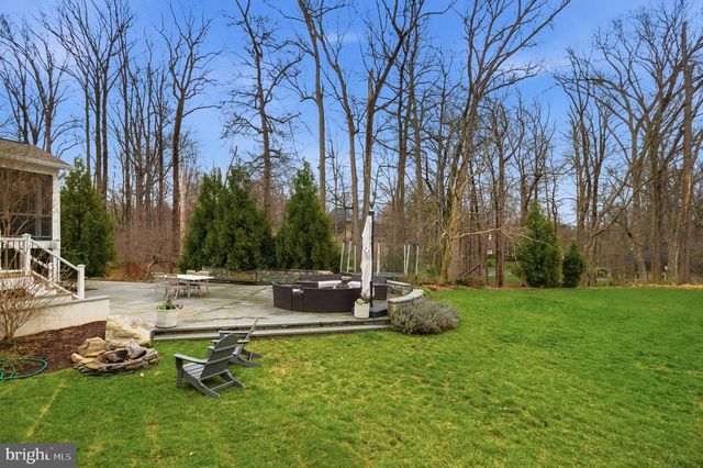 1803 BROOKSTONE CT, Vienna, VA 22182