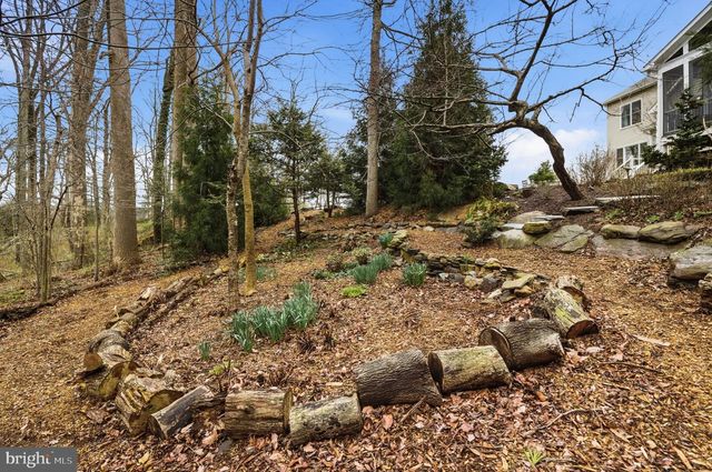 1803 BROOKSTONE CT, Vienna, VA 22182