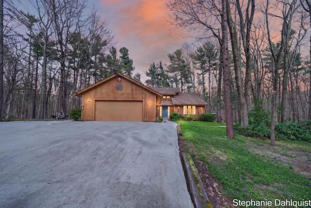 848 Scenic Drive, Muskegon, MI 49445