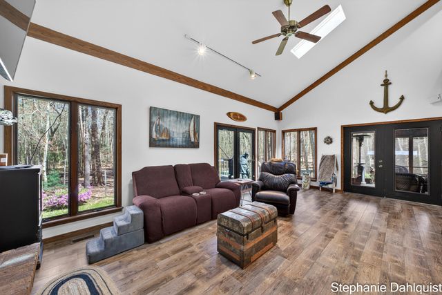848 Scenic Drive, Muskegon, MI 49445