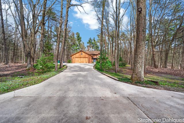 848 Scenic Drive, Muskegon, MI 49445