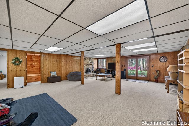 848 Scenic Drive, Muskegon, MI 49445