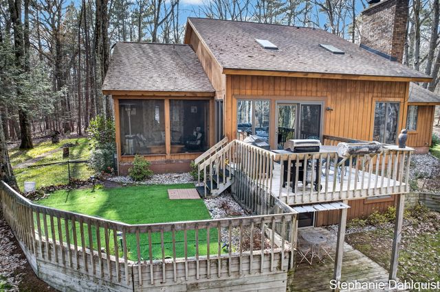 848 Scenic Drive, Muskegon, MI 49445