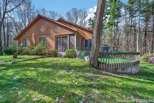848 Scenic Drive, Muskegon, MI 49445
