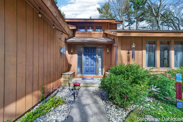 848 Scenic Drive, Muskegon, MI 49445