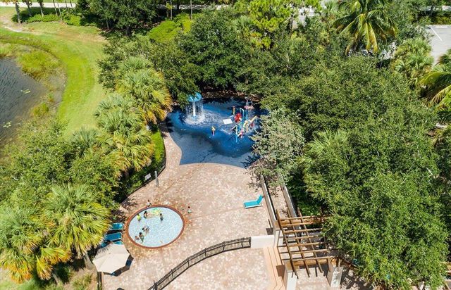 13 Stoney Drive, Palm Beach Gardens, FL 33410