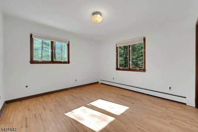 24 Deerhaven Ln, Jefferson Twp., NJ 07435