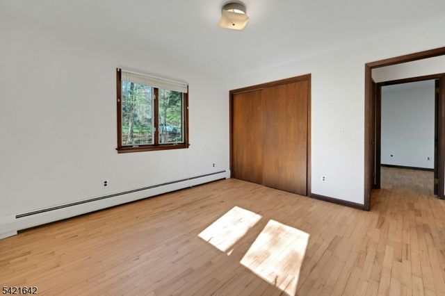 24 Deerhaven Ln, Jefferson Twp., NJ 07435