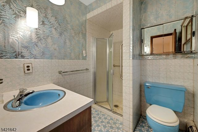 24 Deerhaven Ln, Jefferson Twp., NJ 07435