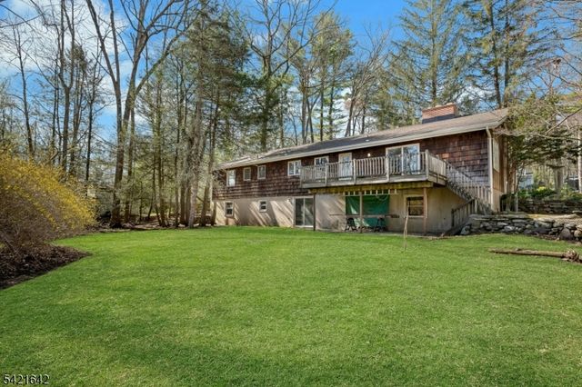 24 Deerhaven Ln, Jefferson Twp., NJ 07435