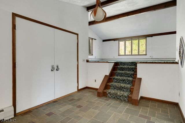 24 Deerhaven Ln, Jefferson Twp., NJ 07435