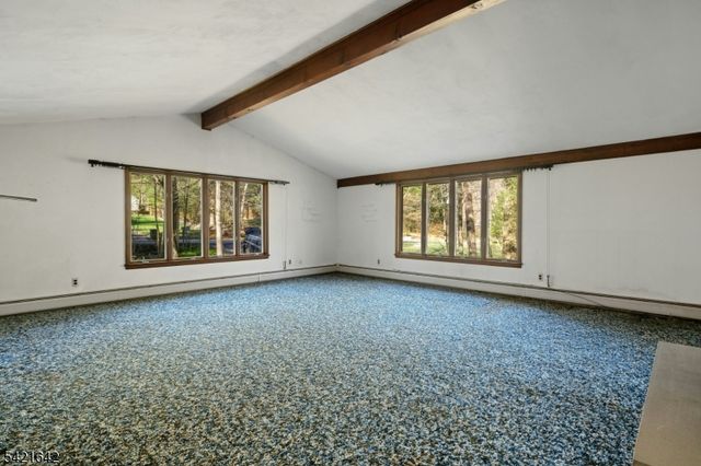 24 Deerhaven Ln, Jefferson Twp., NJ 07435