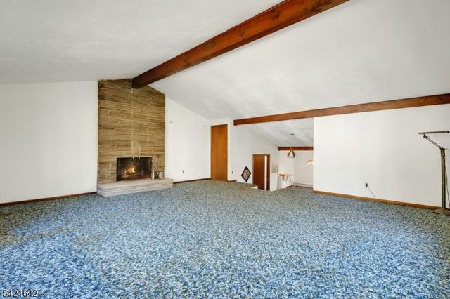 24 Deerhaven Ln, Jefferson Twp., NJ 07435